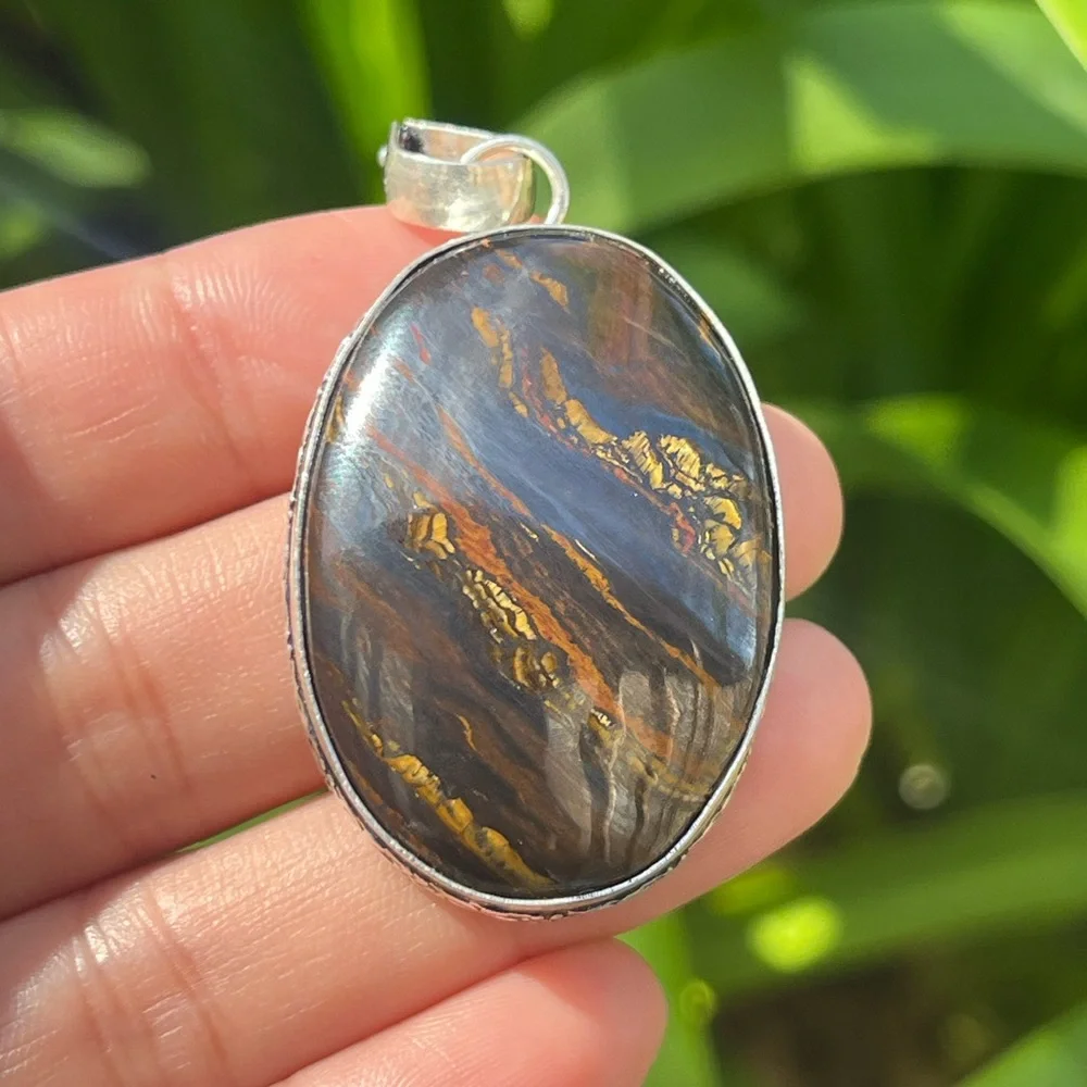 Silver‎ plated iron tiger eye pendant